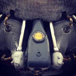 thewelovemachinesposts:  Aircraft rotary engine. Gorgeous.  Source: https://imgur.com/tqz1CWe 
