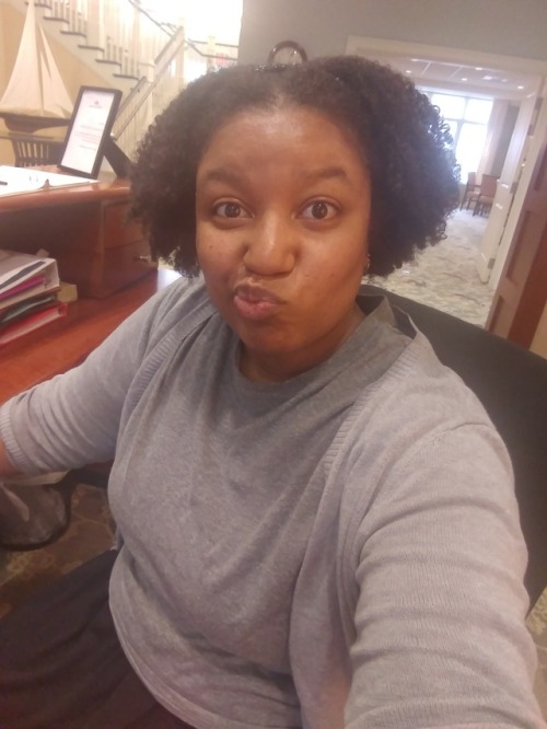 tfry1440:Did I miss #blackout?? Oh well, what else is new?here’s to my shining face, poppin’ melanin