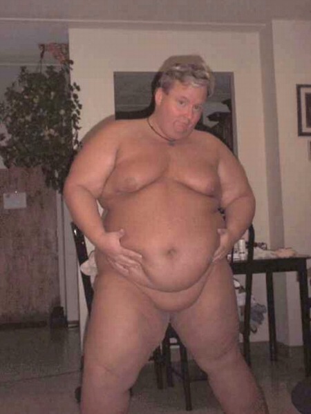 luvbigbelly:  I jacked off to this guys pics many times back in the days. 