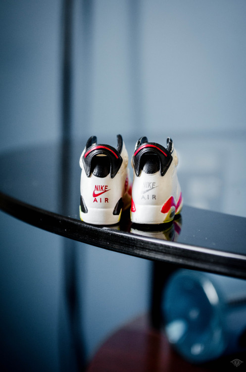 bvsedjesus:  OG Carmine & White Infrared Keychains 