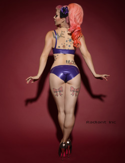 radiant-inc:  The beautiful annaleebelle wearing Vital Vein Latex Photo: Radiant Inc. www.RadiantInc.net  Hair Accessory: Project Pinup