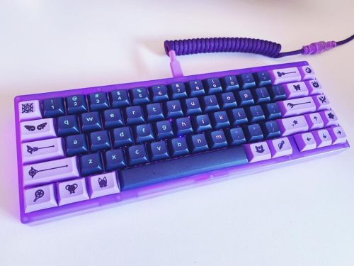 After waiting for 10 months, my magical girl keyboard finally arrived!! My first mech keyboard ; u ;