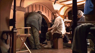 dsetnavrec:  fergie-fergs:  just Bilbo Baggins flipping you off Part 2   Haha