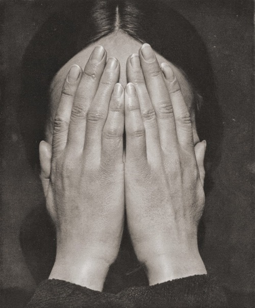 Inneroptics:  Frauenhände (Women’s Hands), 1934 - Karl Krüger, Germany  
