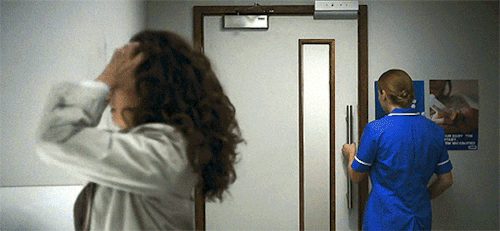 itsboundtobetragic:Villanelle, honey, your gay is showing