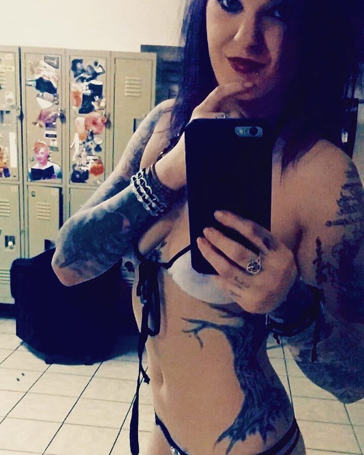 stripper-locker-room:  https://www.instagram.com/blaire_lv/