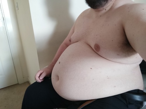 Tummy Tuesday! I’ve gained a bit. There was a video too but I couldn’t upload here. You can find it on my twitter