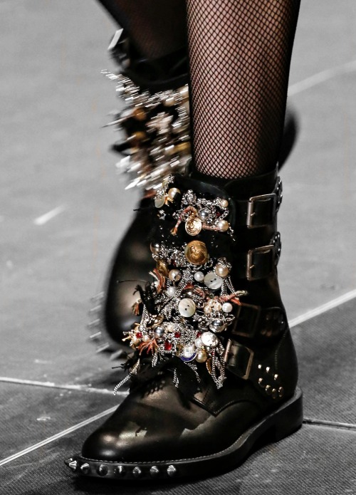 blackonblackout:  Saint Laurent Fall 2013