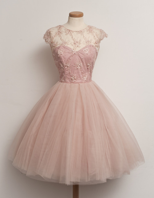 chotronette:  Dress by www.chotronette.com 