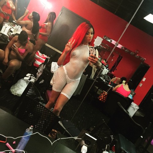 fetishofcolor:  www.ConnectPal.Com/Miss_Maserati_Dabody