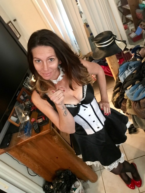 transparentfantasy: How to get your man to do housecleaning with you 101!