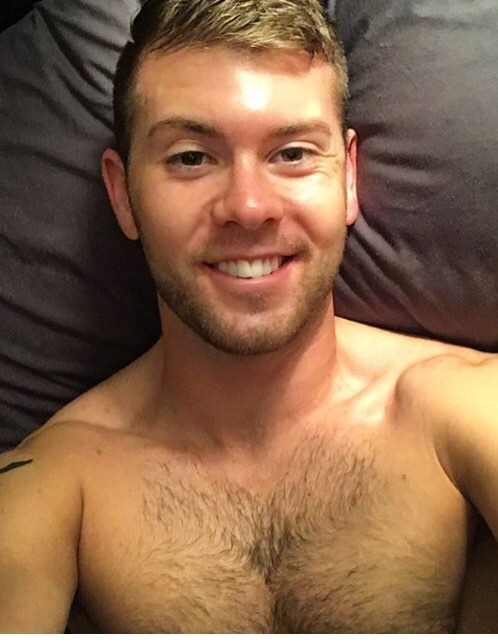 guyswiththickglasses:Not quite nearsighted enough for my taste, but what a hottie! Cowboy hat with glasses on would be even better!