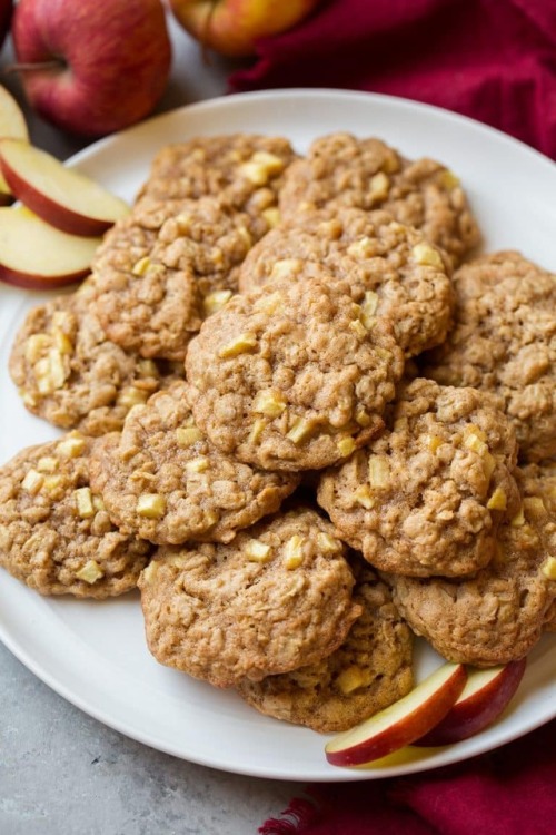 sweetoothgirl:  Apple Cinnamon Oatmeal Cookies  