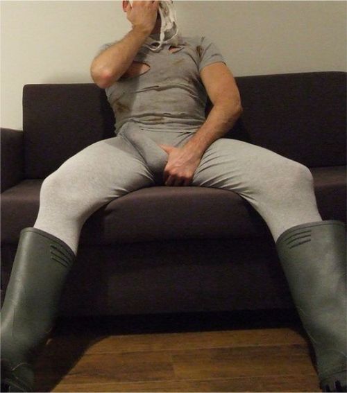 kinkyandy:  Jesus Christ on the cross.  Use me, abuse me, send me home covered in your juices!