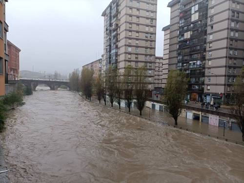 And it keeps on raining&hellip; Pics of the floods in Bilbo, Trapagaran, Alonsotegi and Bas