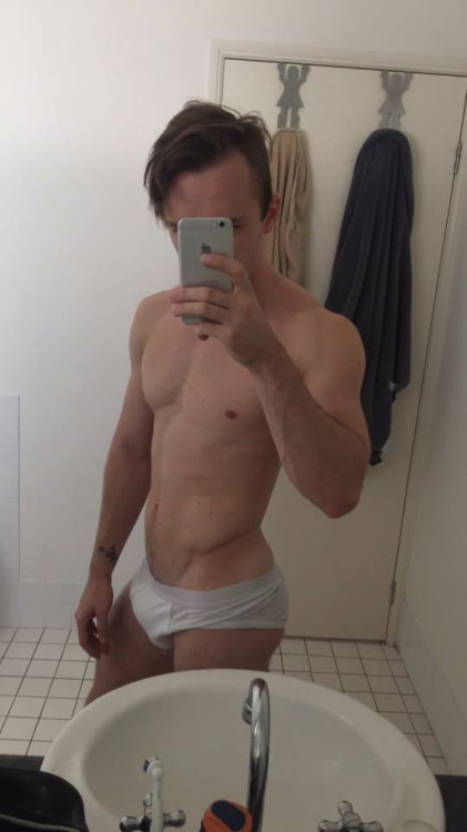 awesomehotguys2: His IG is _jakeadams