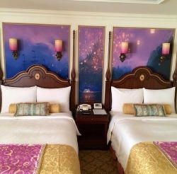 bellesvillage:  Tangled themed rooms at Tokyo