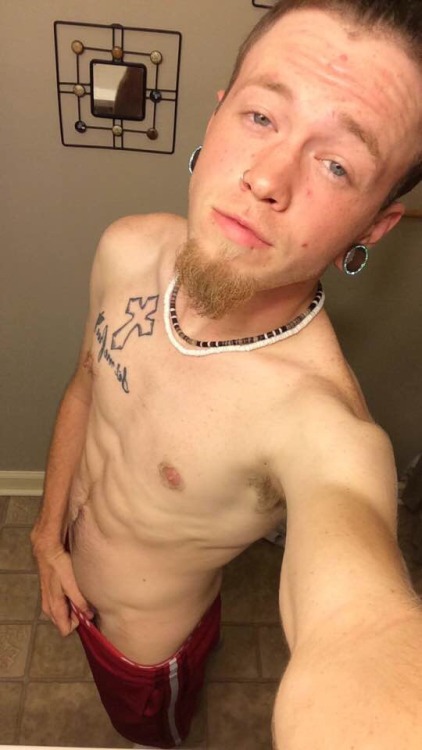 Faggot in VA porn pictures