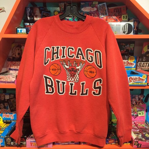 Putting out a ton of awesome vintage Bulls and Bears Tees and crewneck sweatshirts! #chicago #bulls 