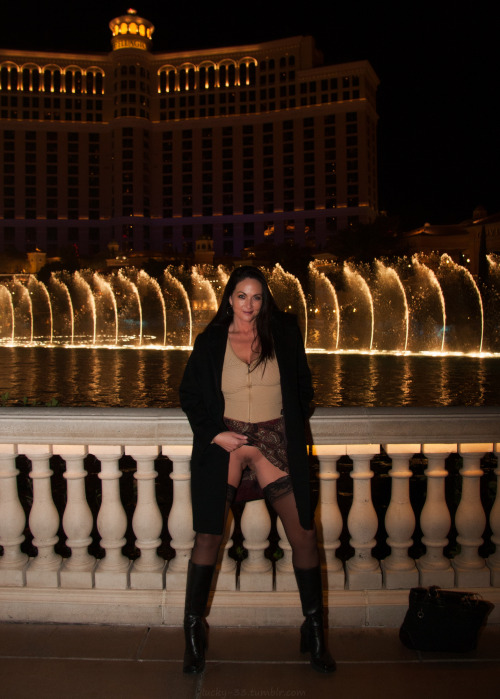 Porn photo Jan 2009Bellagio FountainsFlashing on the