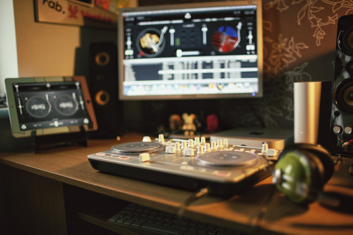 geekylifestyle:  Vestax Spin2 by Harry_S on Flickr. 