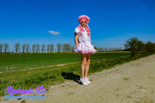 deekaa27:Cute Sissy Girl enyoing a Walk in the Country Side 1Fun times