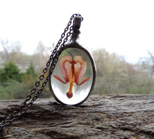 culturenlifestyle: 	Ethereal Terrarium Jewelry Polish boutique Mariaela creates handmade items inspired by romanticism, the enchanting forests, flowers and nature’s earthly beauty. By melting the glass and the ceramic by hand, each piece is a completely