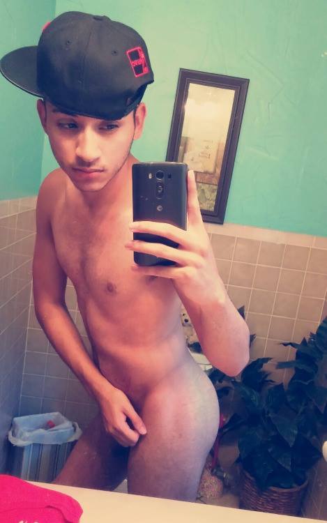 eggplantallweek:  ACTIVE GAY PORN BLOG. 24/7 POSTS. Cum stroke your cock at http://eggplantallweek.tumblr.com ♂