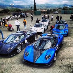 pagani-magazine:  www.pagani-magazine.com