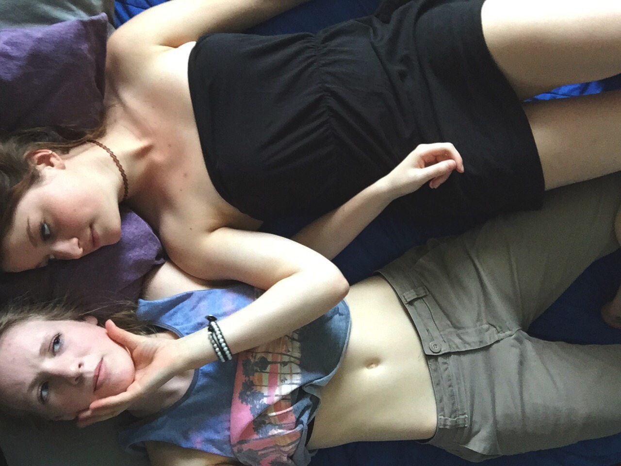 2gay2-thinkstraight:  😒😏