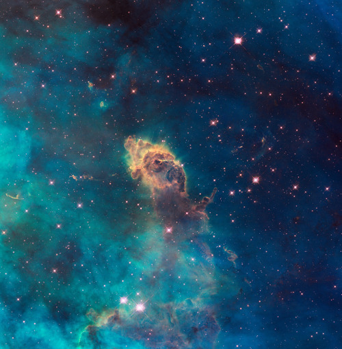 humanoidhistory:  A stellar jet in the Carina Nebula, imaged by the Hubble Space Telescope.