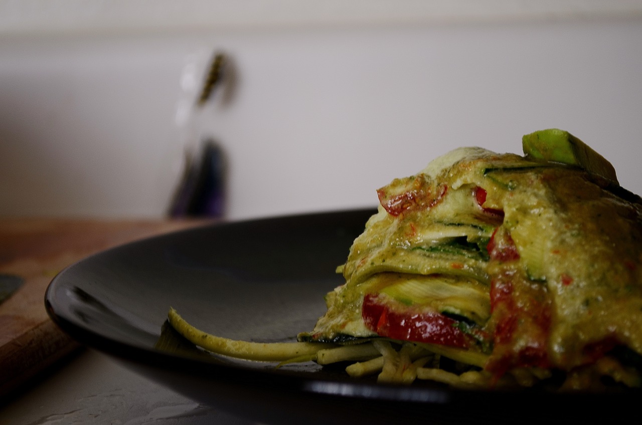 ashleyrawblog:  Made a raw vegan lasagna today! LOOK AT ALL OF THAT LAYERED GOODNESS!