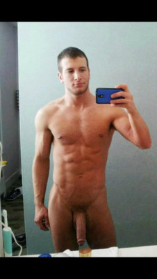 inthetrailerhood:  I look damn good don’t I ?