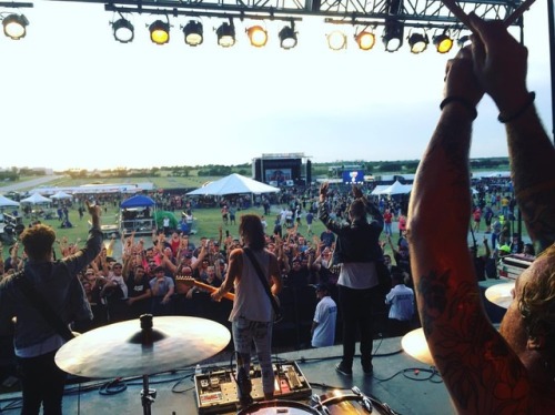 <p>Texas Mutiny Festival you rock! @smashingsatellites (at Texas Mutiny Festival)</p>