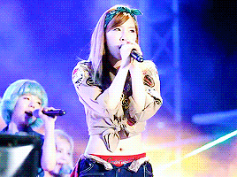 wennist:  1/∞     fancam of taeyeon  