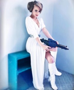 cosplay-paradise:  Heidi Mae as Leia / via