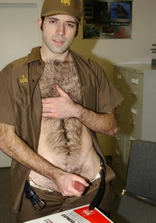 coolhotdutch:  UPS delivers