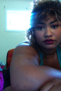 anti-keiara:  marfmellow:  put on make up - went running on the street - felt like beyonce  Oh fuck yes   Yumyum