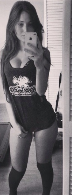 jackdaman118:  this girl is so beautiful that i had to post a second collection.