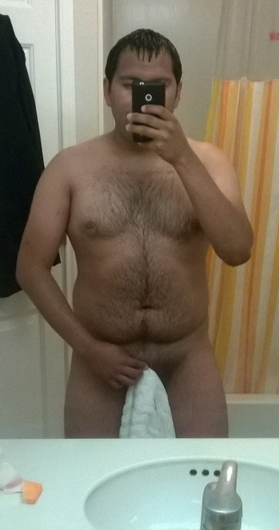 imhereforthemen:  I’m a bit late for Towel Tuesday… I’m totally okay with that!  (hairynerdyguy247) 