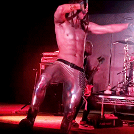 na-page:x Darren Criss