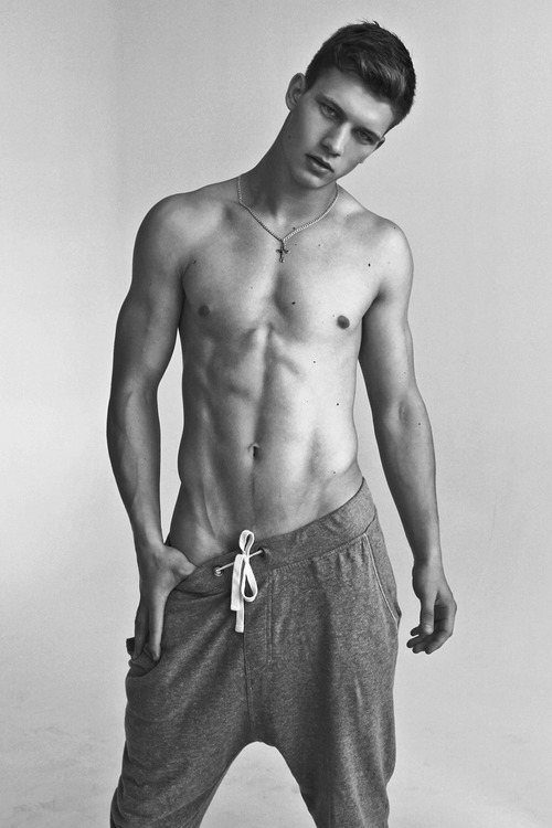 cuteguyss:  DanielzROTFL:       Submit your photos to Cuteguyss! 
