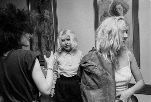 lexdysic:Siouxsie Sioux, Debbie Harry, and Viv Albertine photographed by Chris Stein