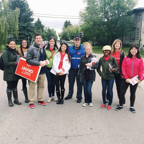 Huge @MattAGrant team out on the doors today canvassing for real change. #lpc #cdnpoli #elxn42 #yyco