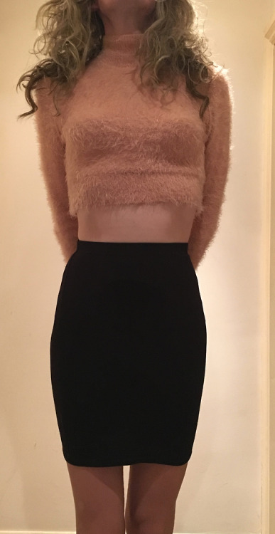 partiesfor:Aspiring sissy office girl Xx kik me @ forparties Xx