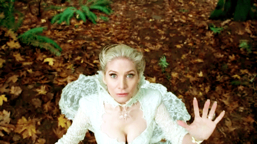 elizabethmitchellfanclub:she’s so beautiful, bye!