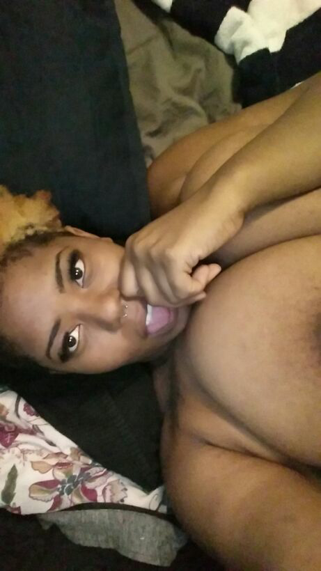 plotprincessss:  Always got my money maker out  Lmaoo no