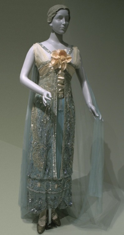 fashionsfromhistory:Evening DressCallot Soeursc.1912LACMA