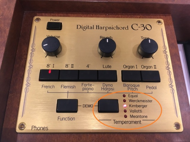 電子チェンバロROLAND C-30