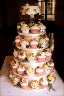 beccaleone:  Vintage Rose Wedding Cupcake Tower by ConsumedbyCake on Flickr. 